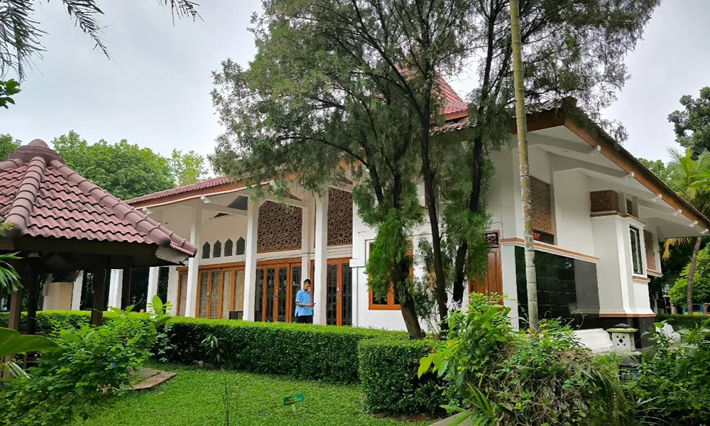 Aula warga Taman Bougenville Estate